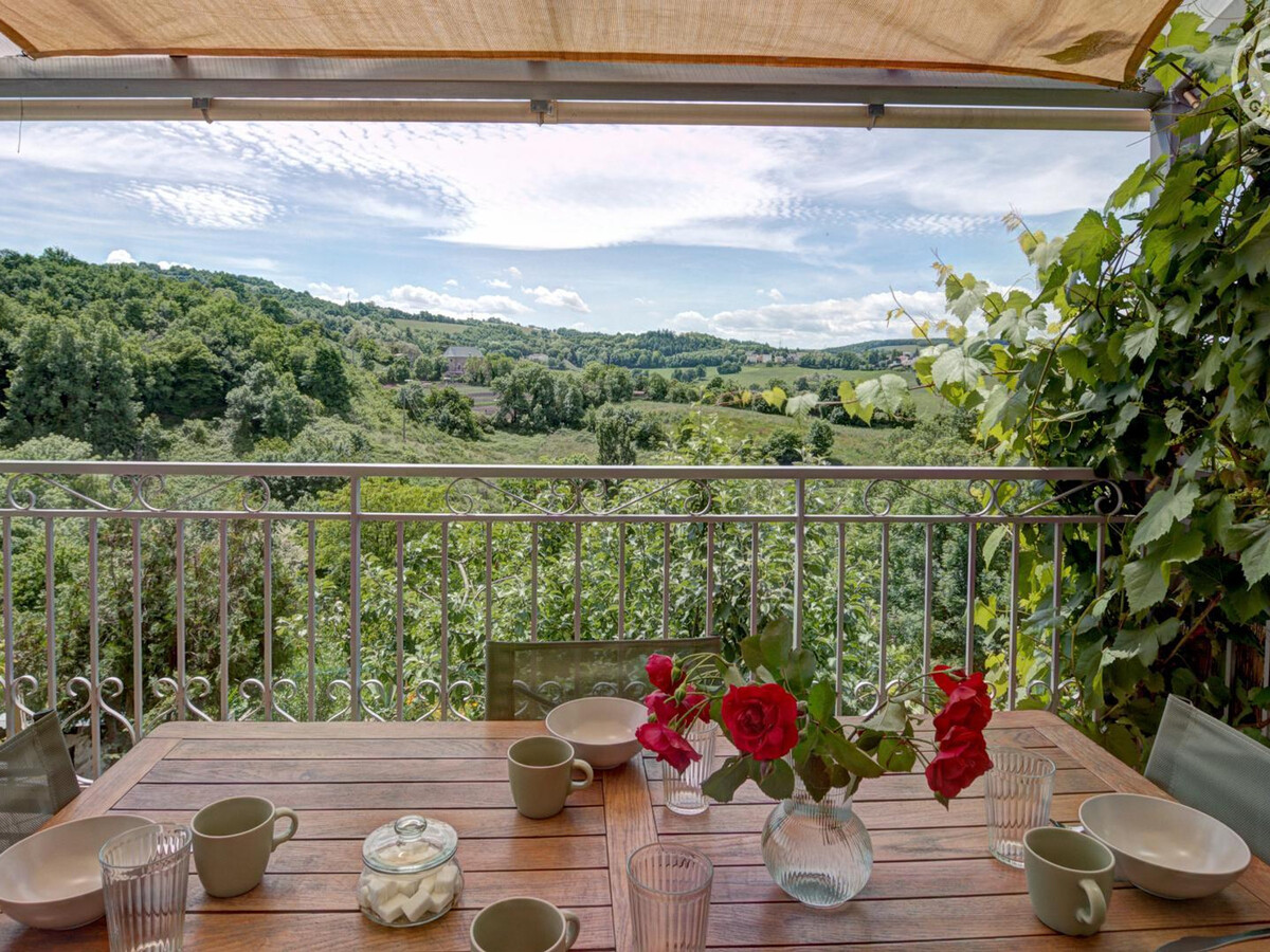 Appartement 45m² rénové, terrasse plein Sud à Saint-Genest-Lerpt - Photo 11