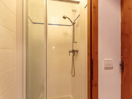 Appartement ski-in/ski-out 4 chambres, 8 pers, parking couvert, WiFi - Photo 13