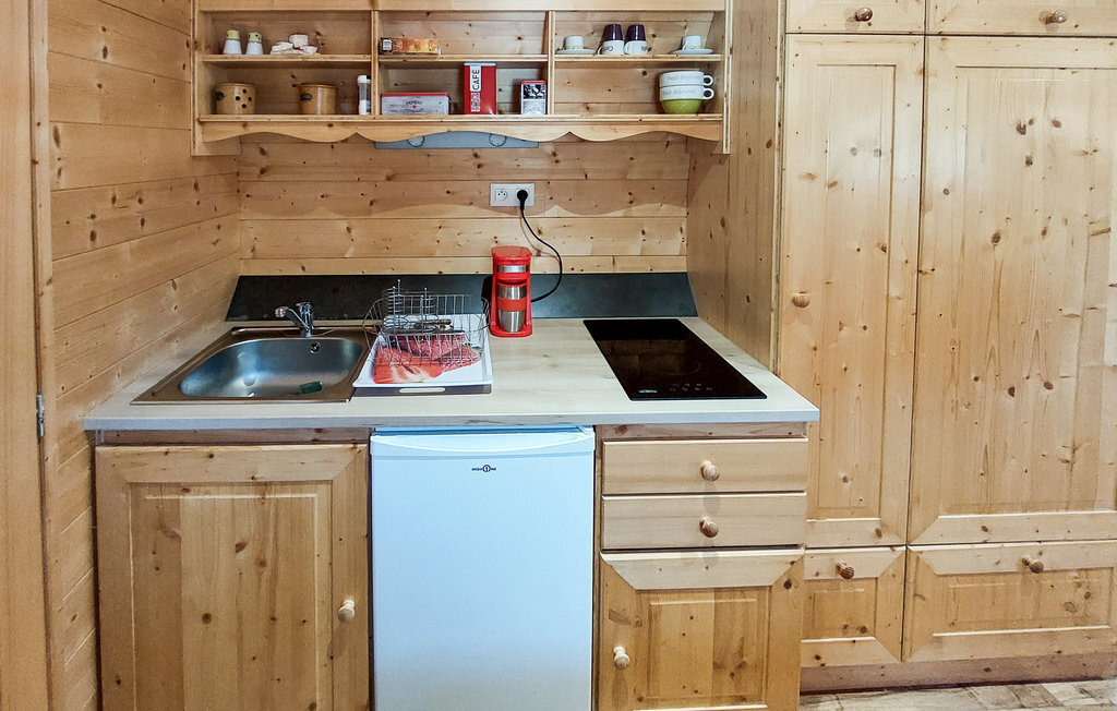 Mobil-home en bois pour 2, terrasse et piscine commune - Photo 8