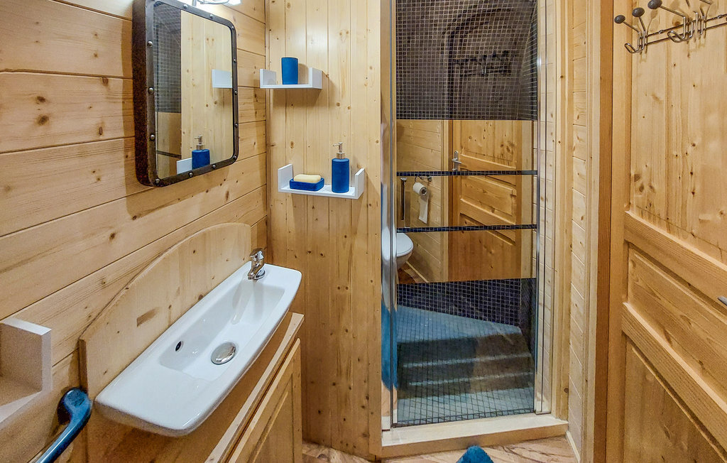 Mobil-home en bois pour 2, terrasse et piscine commune - Photo 21