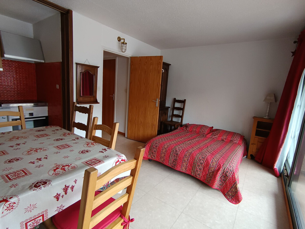Studio 40 m² pour 4, balcon sud, proche pistes - Photo 2