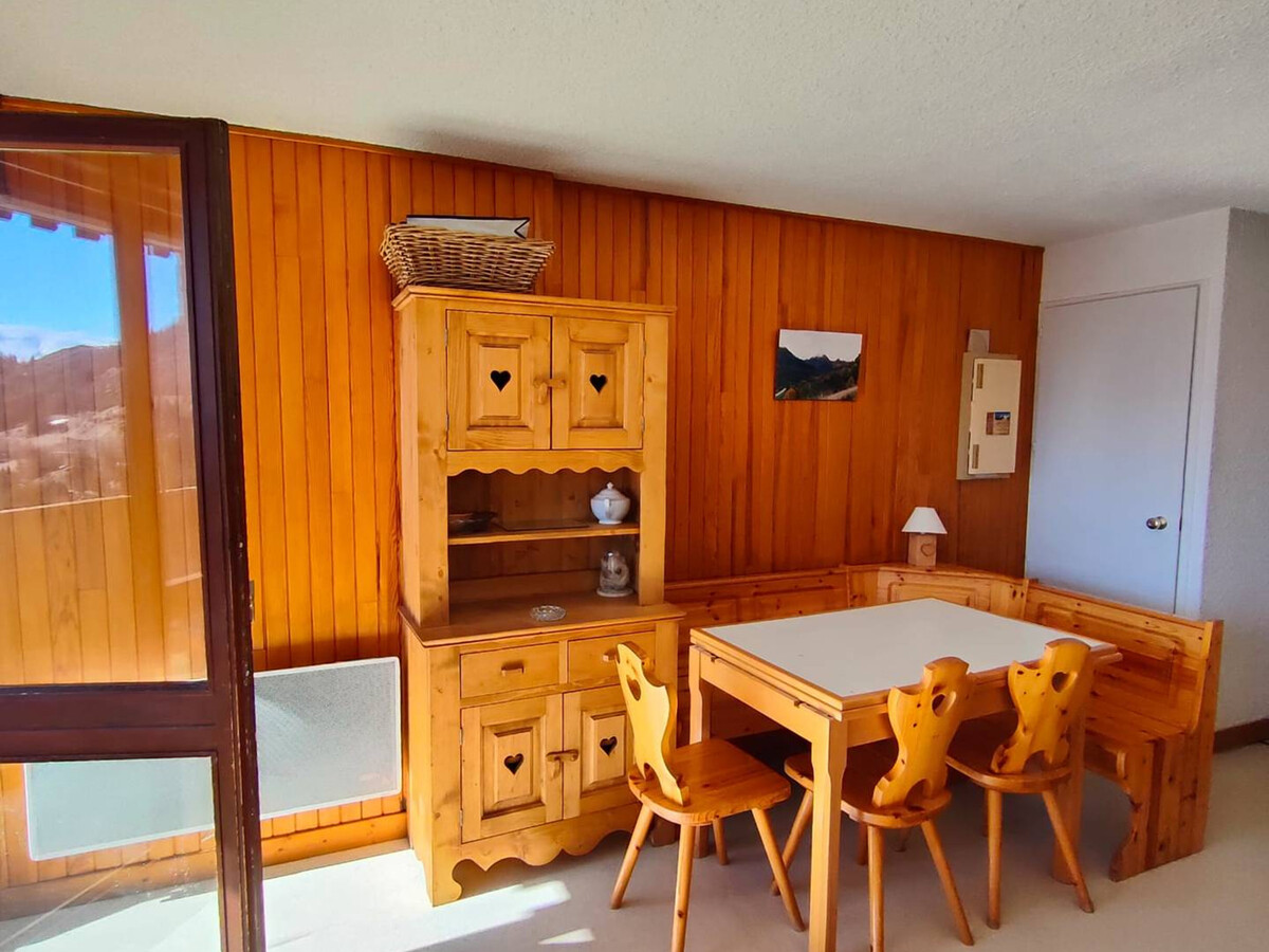 Studio cabine 4 pers, balcon sud-est, vue Meije à Auris - Photo 3