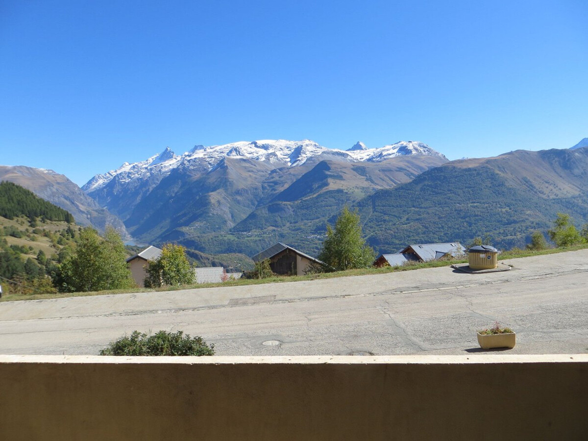 Studio cabine 4 pers, balcon sud-est, vue Meije à Auris - Photo 8