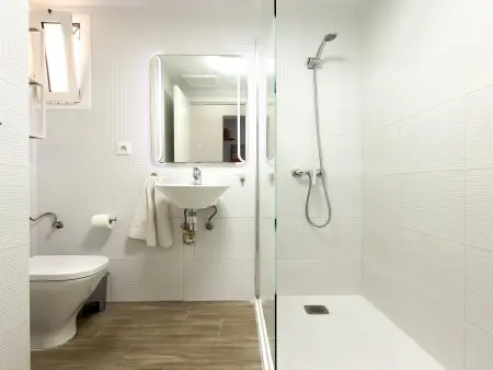 Elcano : appartement rénové, 50 m de la plage : photo 6