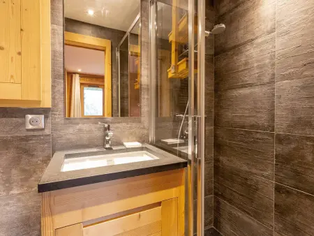 Grand appartement Meribel, au pied des pistes, parking inclus : photo 13