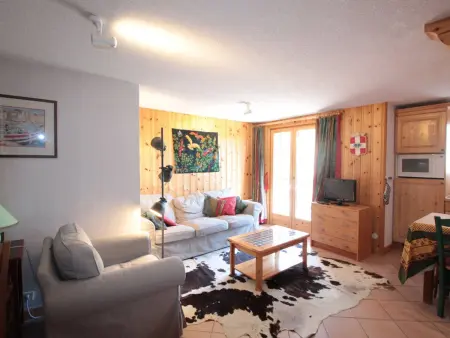 Location appartement à Les Carroz d'Arâches, Duplex cosy pour 6 pers, au pied des pistes avec balcon, à 500m des commerces!