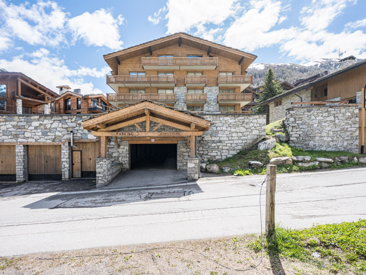 Appartement 47 m² ski aux pieds, parking, balcon vue Bellevarde - Photo 13