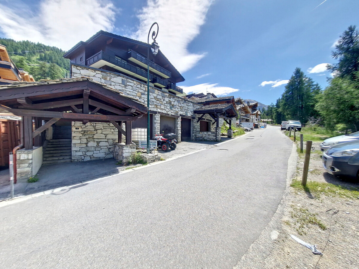 Appartement 47 m² ski aux pieds, parking, balcon vue Bellevarde - Photo 17
