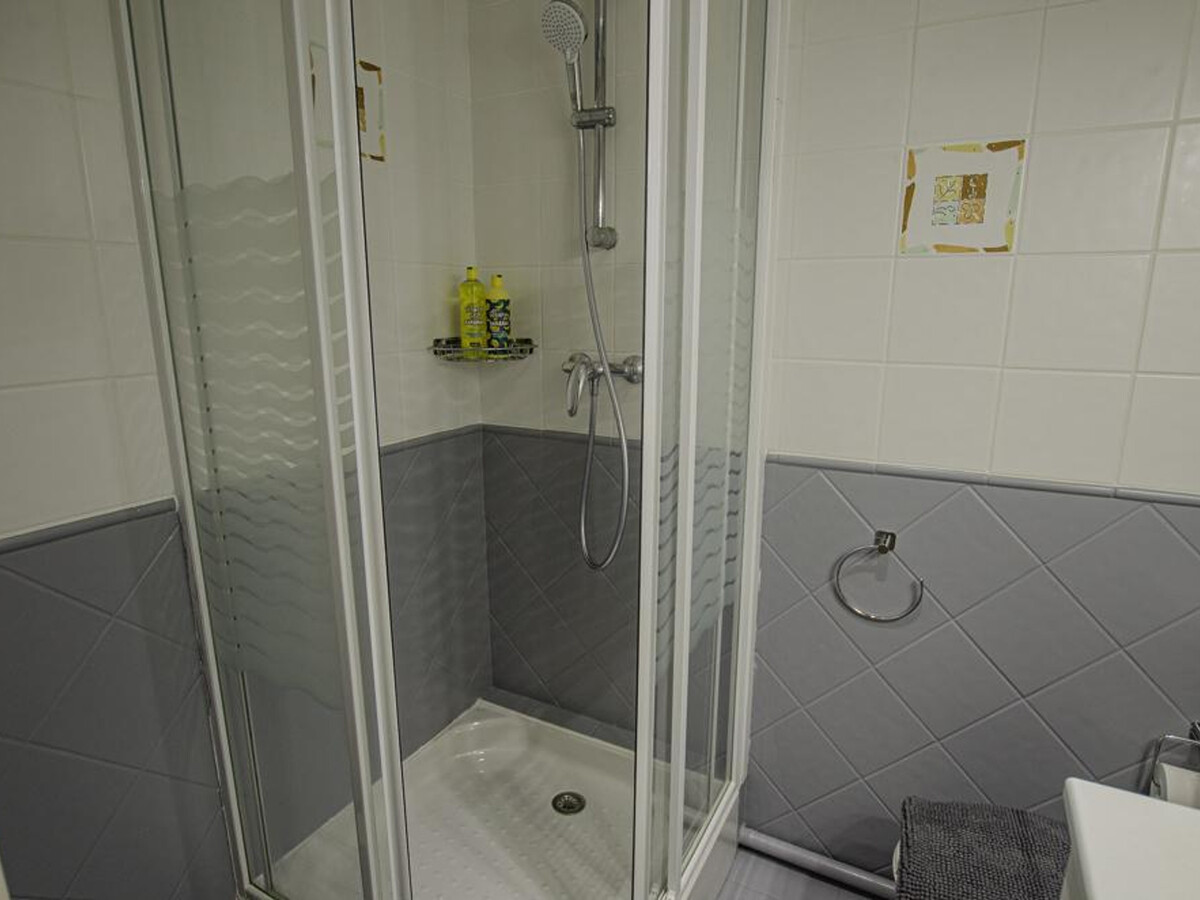 Triplex médiéval à Troyes, 6 pers., vue église - Photo 18