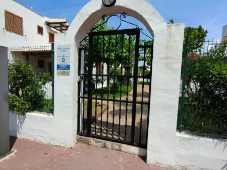 Appartement familial avec piscine et jardin, à 200m de la plage, La Pineda : photo 10
