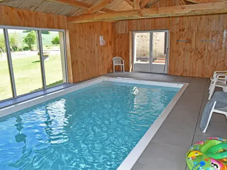 Grand gîte rénové, piscine intérieure chauffée, 14 pers. à Cheffois : photo 2