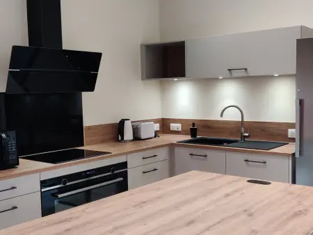Grand gîte rénové, piscine intérieure chauffée, 14 pers. à Cheffois : photo 5