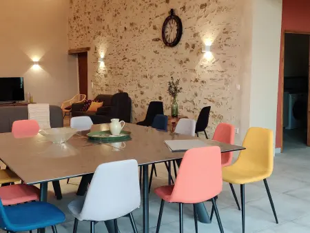 Grand gîte rénové, piscine intérieure chauffée, 14 pers. à Cheffois : photo 9