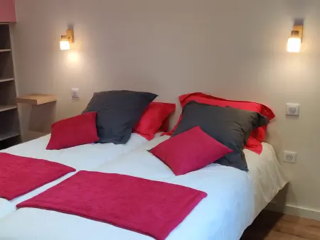 Grand gîte rénové, piscine intérieure chauffée, 14 pers. à Cheffois : photo 17