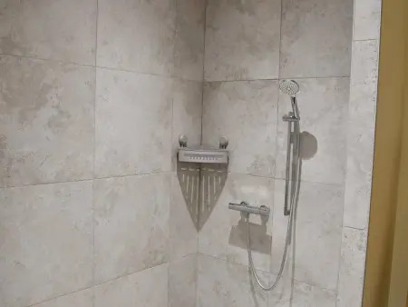 Grand gîte rénové, piscine intérieure chauffée, 14 pers. à Cheffois : photo 24