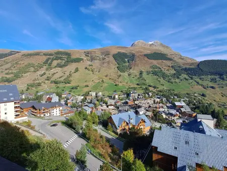 T2 aux pieds des pistes, balcon vue montagnes : photo 6