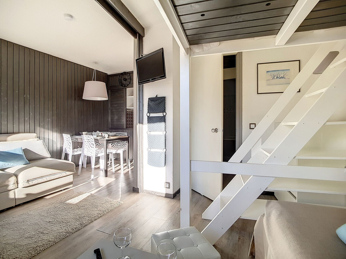Appartement rénové 2 pièces, balcon, proche pistes - Photo 11
