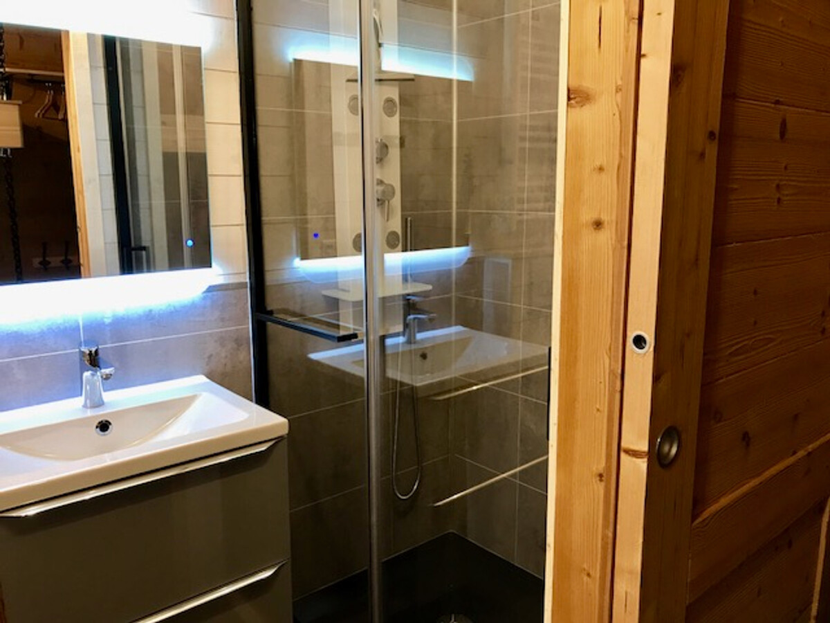 Studio rénové 19m² balcon sud aux Menuires - Photo 6