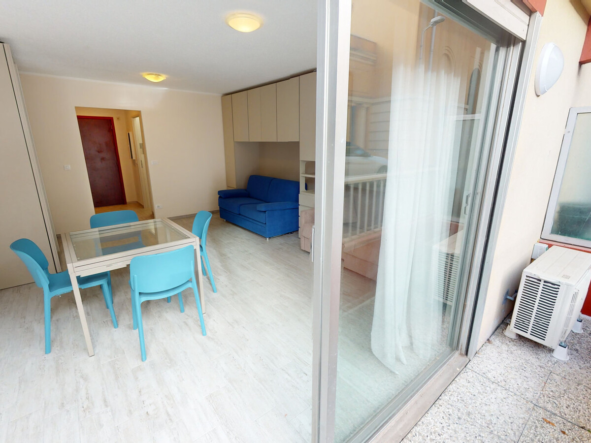 Studio climatisé rénové 30m² à Menton, proche mer - Photo 3