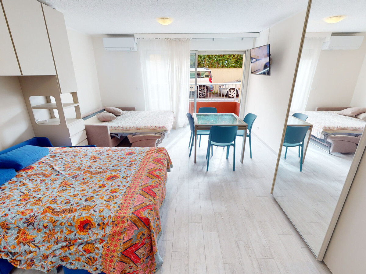 Studio climatisé rénové 30m² à Menton, proche mer - Photo 5