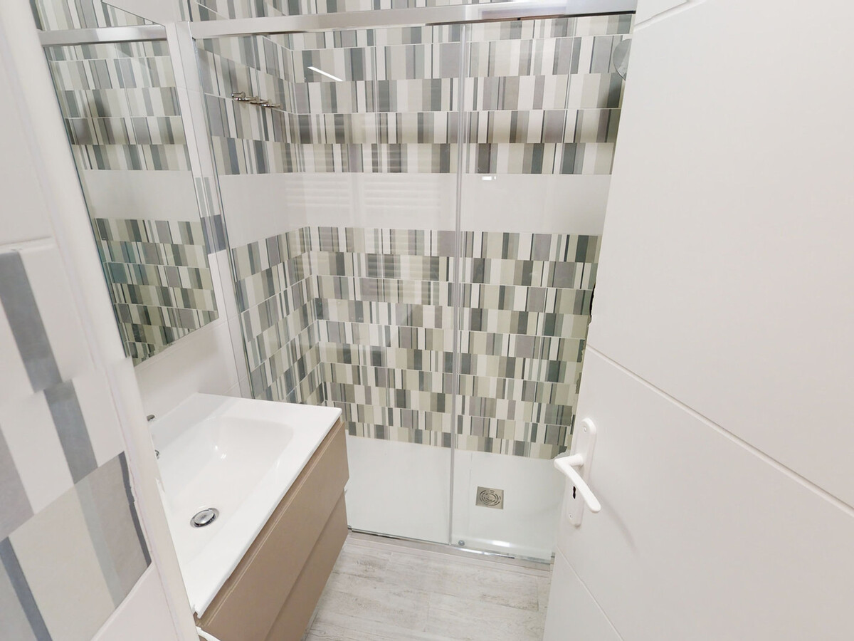 Studio climatisé rénové 30m² à Menton, proche mer - Photo 8