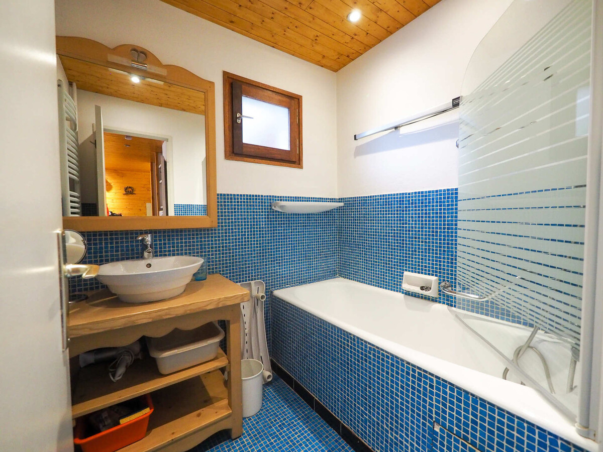 Appartement 2 pièces balcon sud, vue pistes à La Clusaz - Photo 7