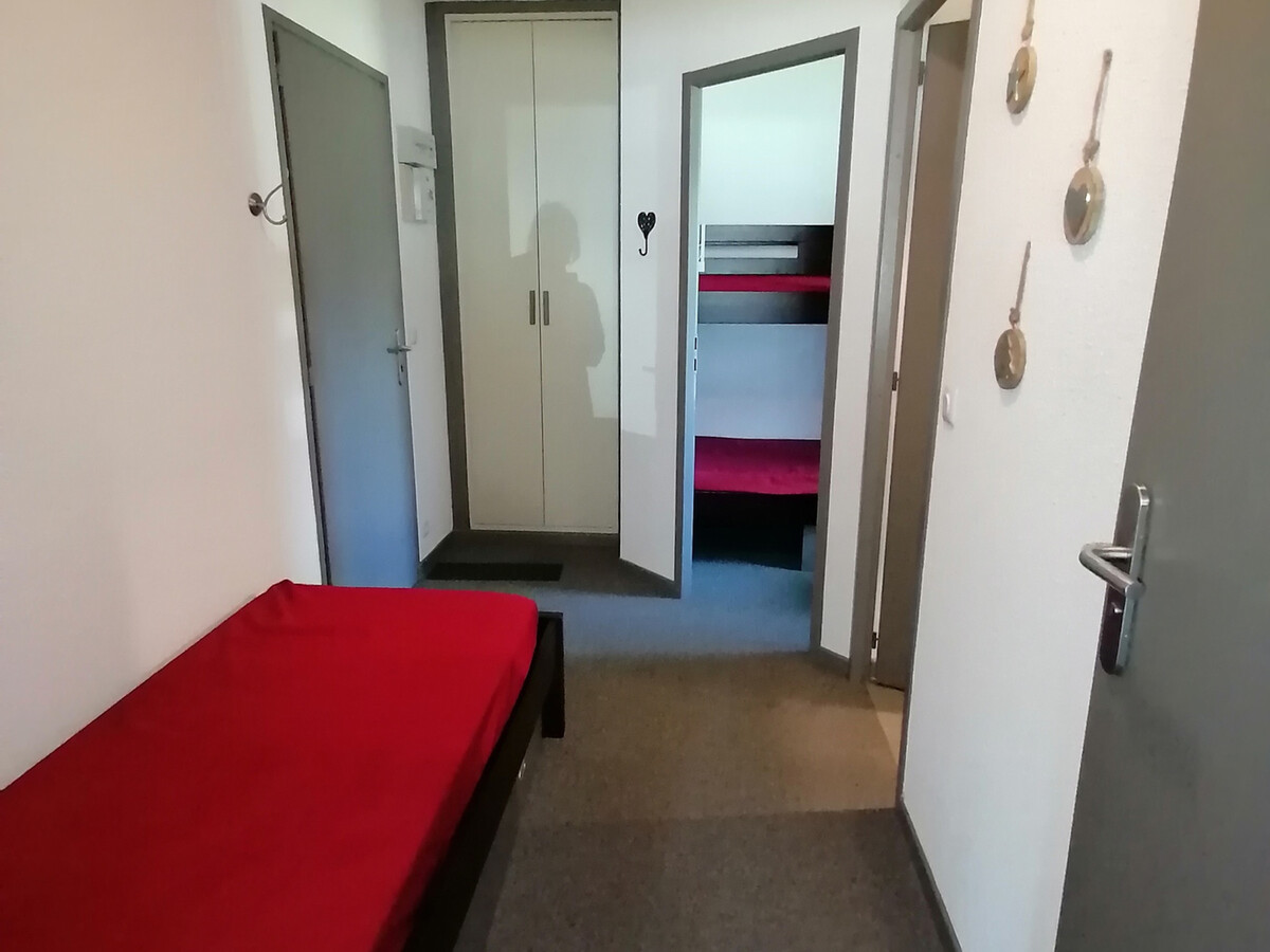 Appartement 27m² rénové, accès direct pistes, balcon sud-est - Photo 6