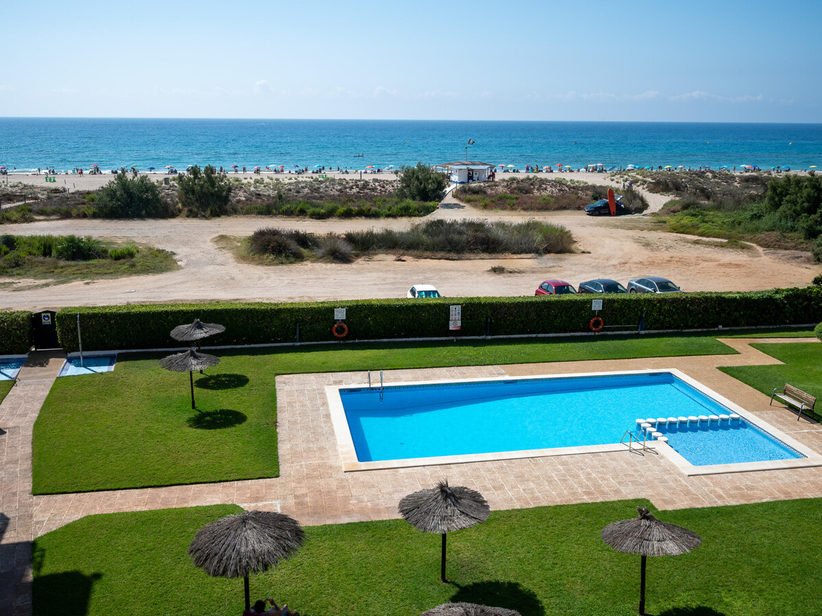 Appartement rénové face plage, piscine à Creixell - Photo 2