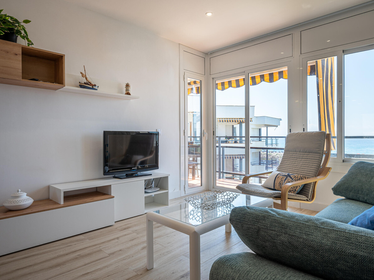 Appartement rénové face plage, piscine à Creixell - Photo 9