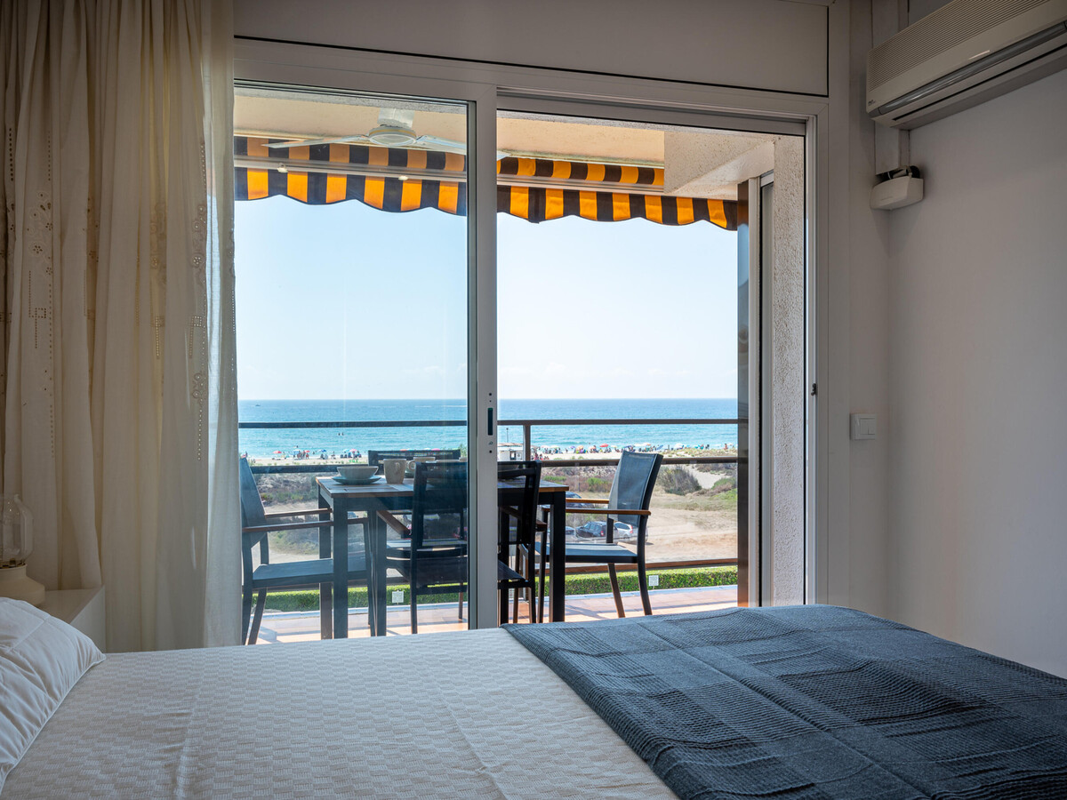 Appartement rénové face plage, piscine à Creixell - Photo 17