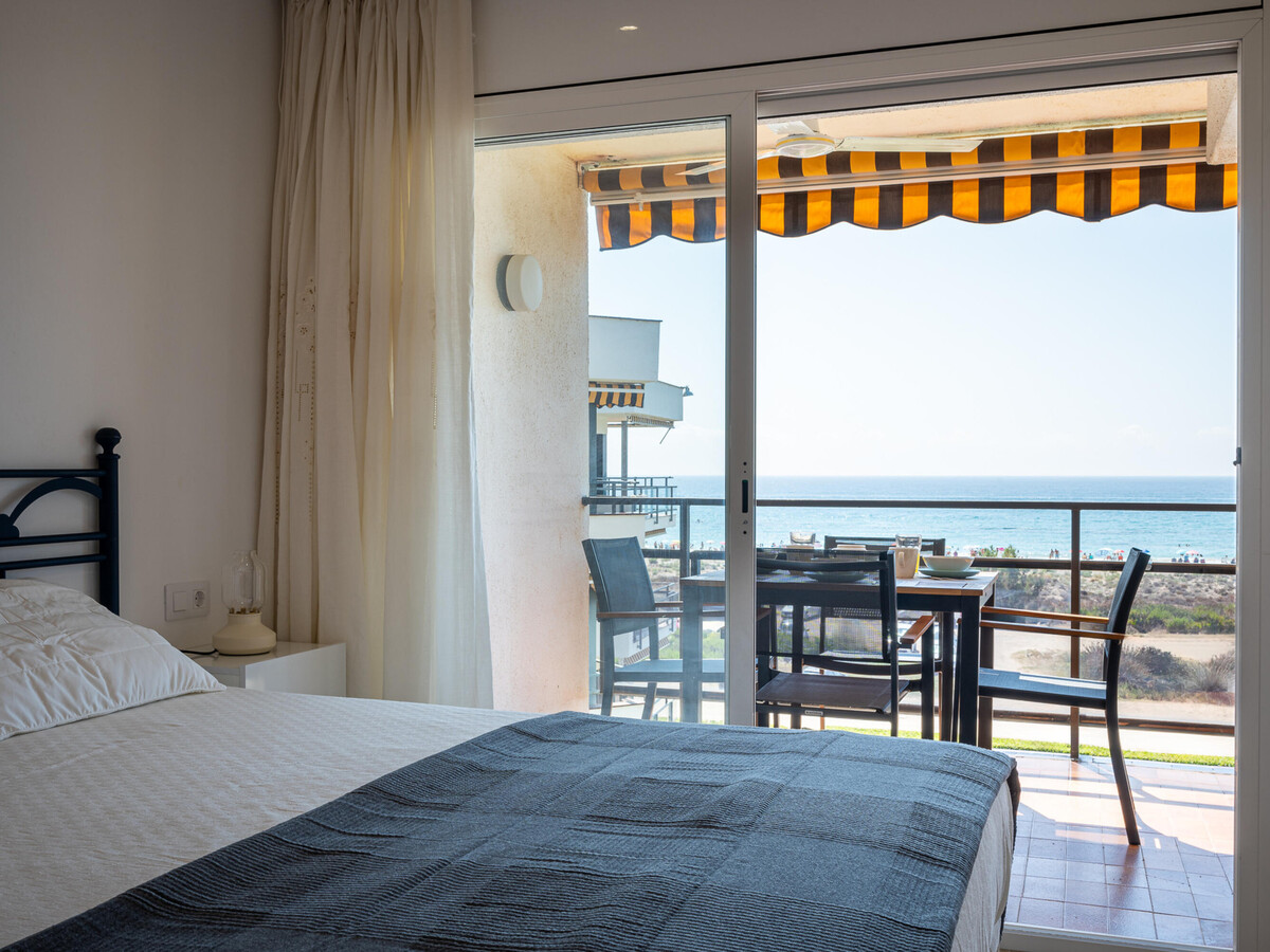Appartement rénové face plage, piscine à Creixell - Photo 19