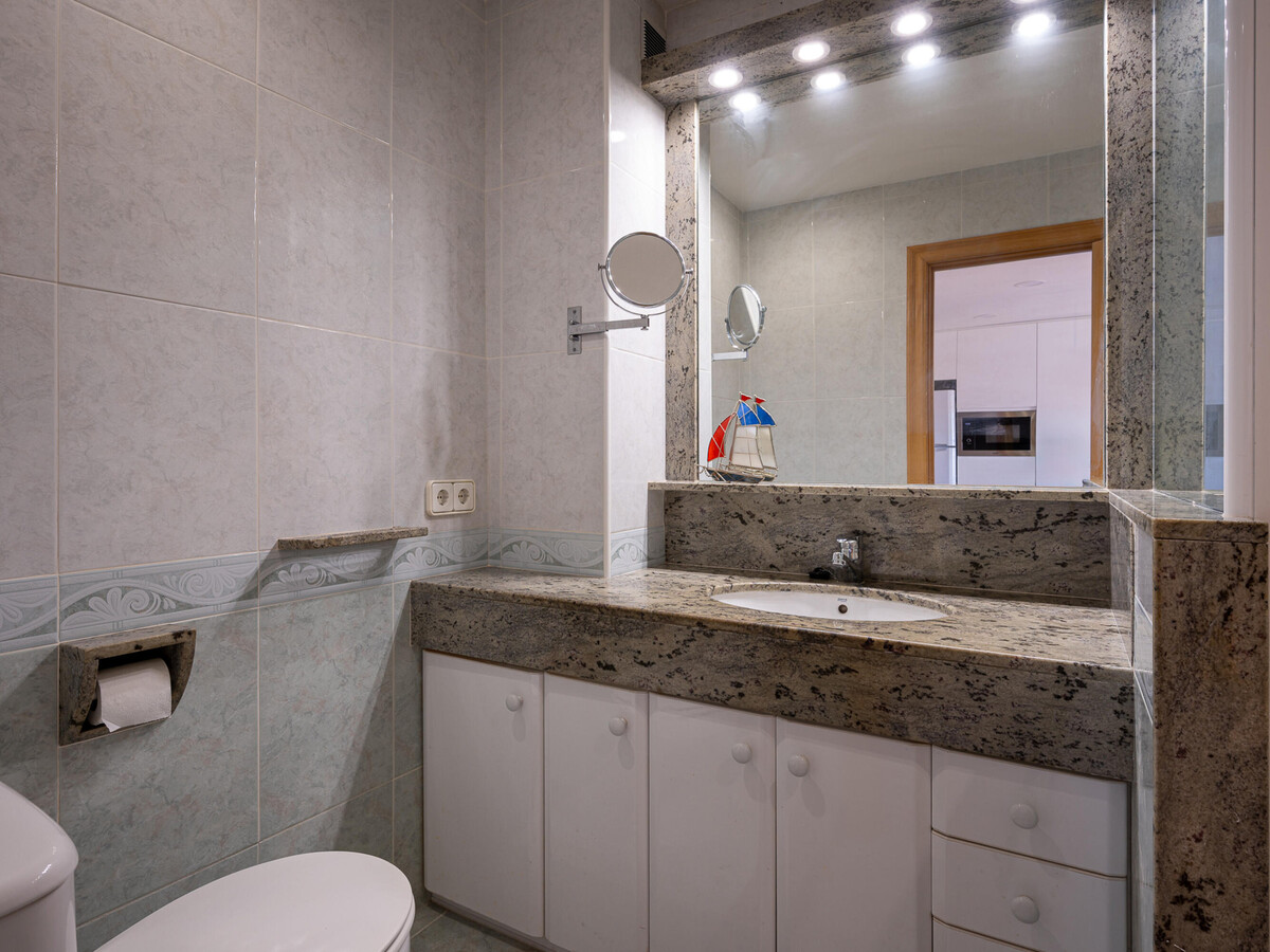 Appartement rénové face plage, piscine à Creixell - Photo 22