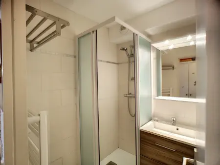 2 pièces + cabine rénové, 6 pers, ski aux pieds, Appartement 6 personnes à Les Menuires : photo 8