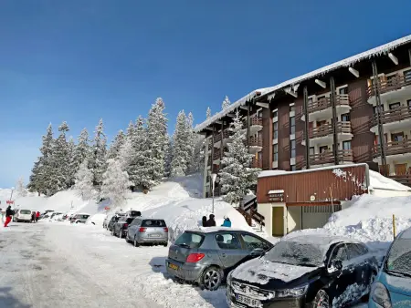 Studio rénové, lumineux avec balcon, près des pistes, parking inclus - Photo 12