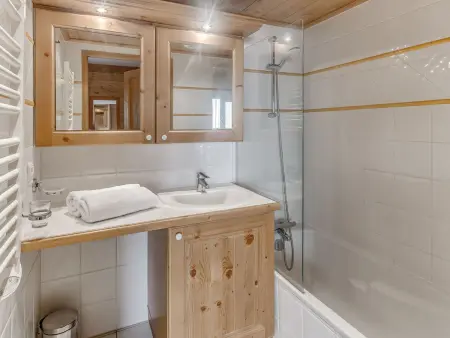 Appartement 2P Premium avec terrasse, piscine et spa : photo 7