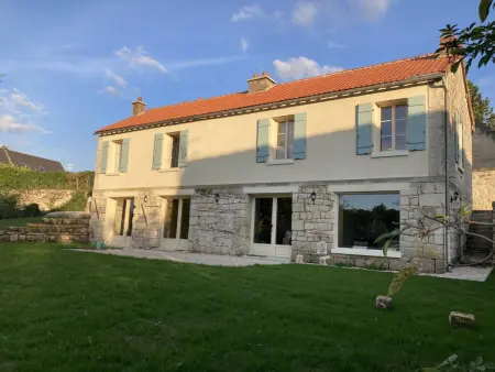 Location gite à Buzancy, Maison de charme avec jardin, animaux admis et parking près de Soissons