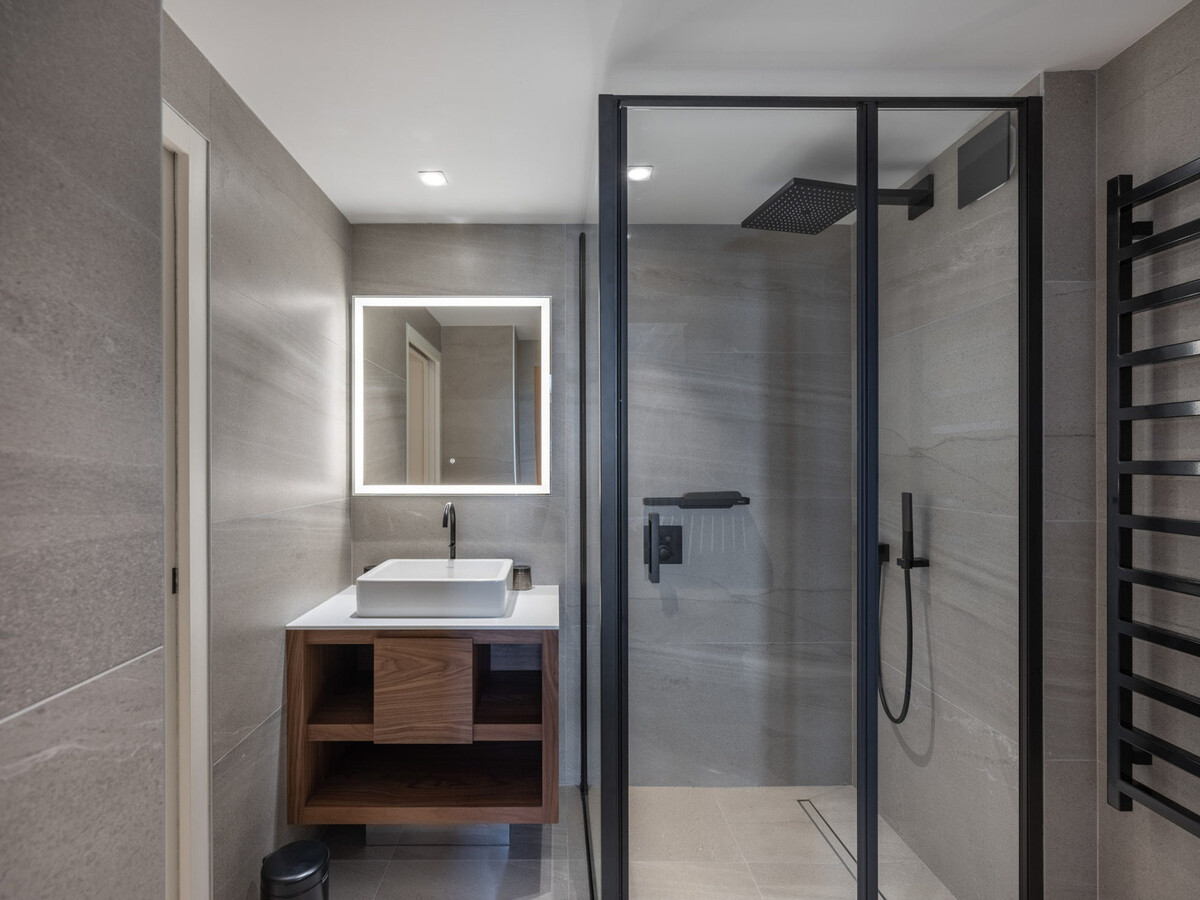 Appartement 86m² neuf, accès direct aux pistes à Courchevel - Photo 8