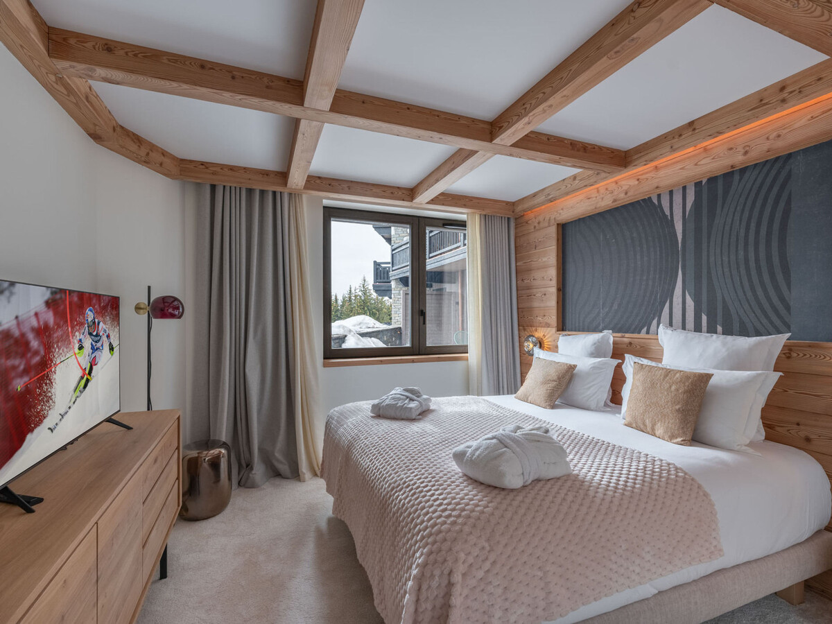 Appartement 151m² ski-in/ski-out, spa et piscine à Courchevel 1850 - Photo 3