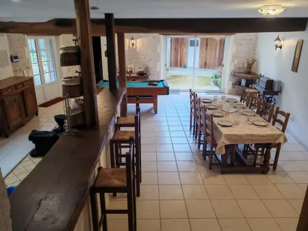 Gîte 8 personnes avec piscine couverte et jardin clos : photo 3