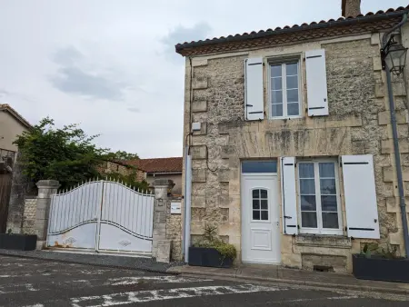 Gîte 8 personnes avec piscine couverte et jardin clos : photo 5