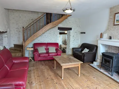Gîte 8 personnes avec piscine couverte et jardin clos : photo 9