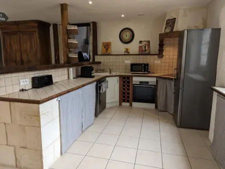 Gîte 8 personnes avec piscine couverte et jardin clos : photo 11