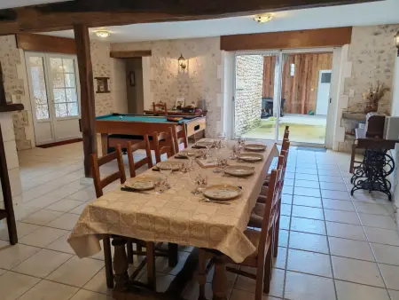 Gîte 8 personnes avec piscine couverte et jardin clos : photo 13