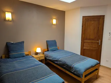 Gîte 8 personnes avec piscine couverte et jardin clos : photo 26