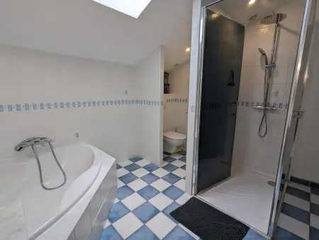 Gîte 8 personnes avec piscine couverte et jardin clos : photo 35