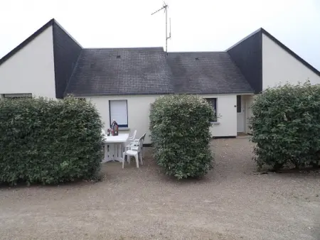 Location gite à Surtainville, Maison mitoyenne en bord de mer avec Wi-Fi, barbecue, et acceptant les animaux