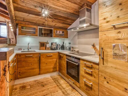 Appartement 81m² Courchevel 1850, balcon, baignoire balnéo : photo 2