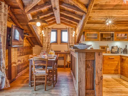 Appartement 81m² Courchevel 1850, balcon, baignoire balnéo : photo 6