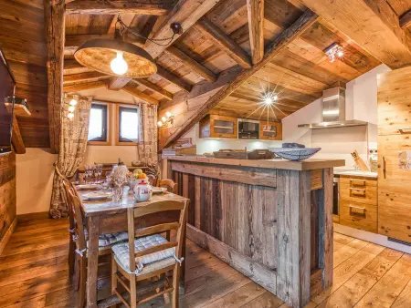 Appartement 81m² Courchevel 1850, balcon, baignoire balnéo : photo 7