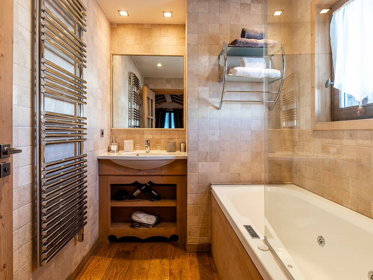 Appartement 73m² au cœur de Courchevel 1850, balcon, hammam - Photo 4